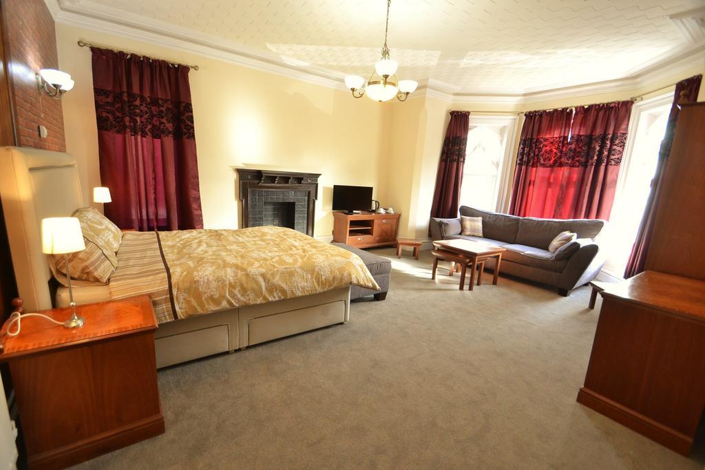 The Milverton Hotel Manchester Bagian luar foto