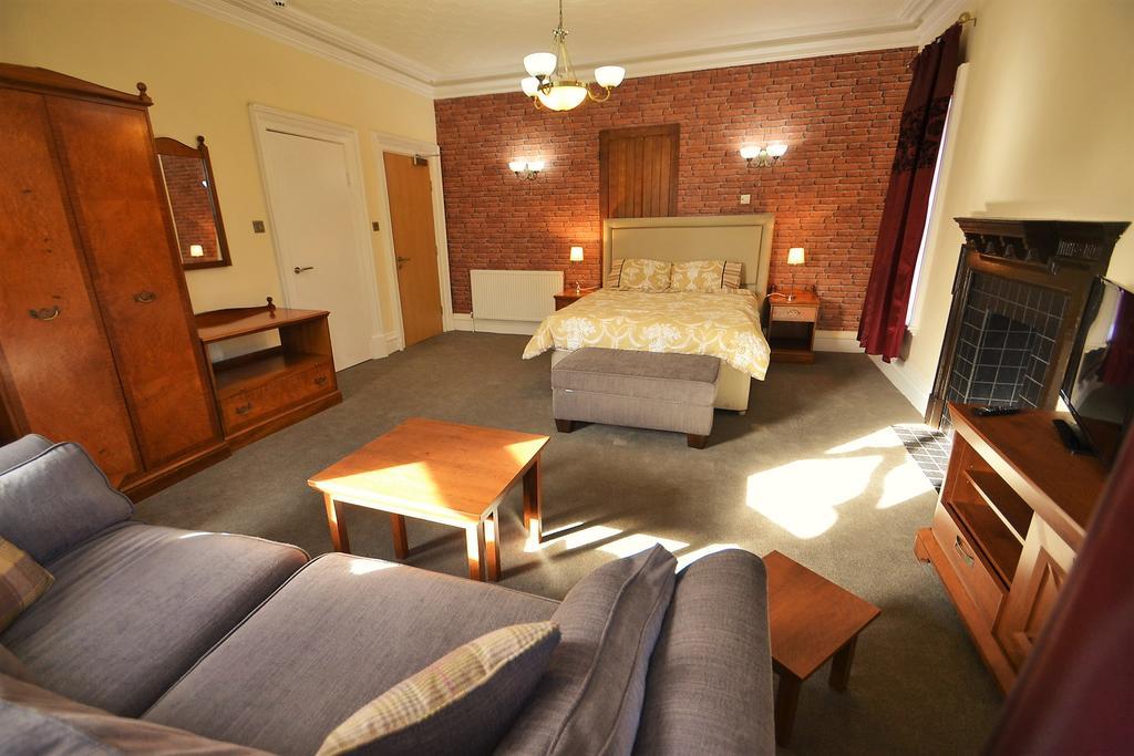 The Milverton Hotel Manchester Bagian luar foto