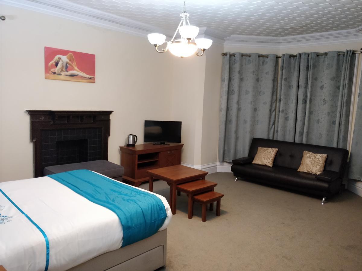 The Milverton Hotel Manchester Bagian luar foto