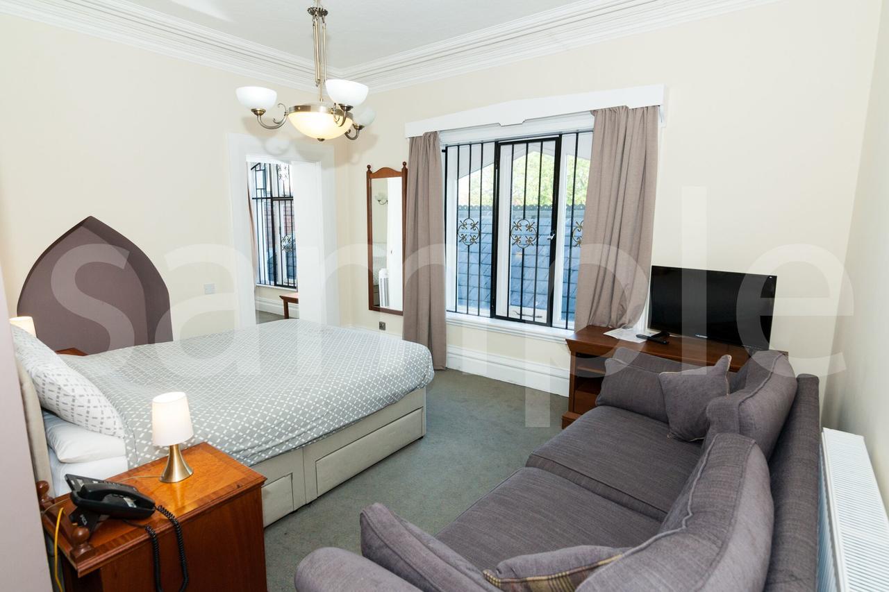 The Milverton Hotel Manchester Bagian luar foto