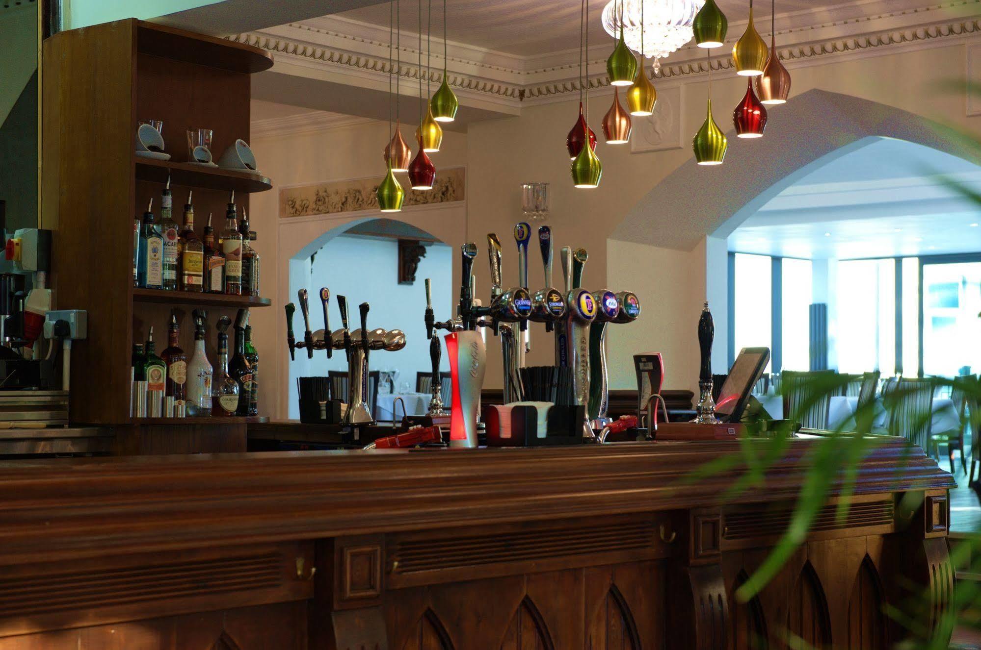 The Milverton Hotel Manchester Bagian luar foto